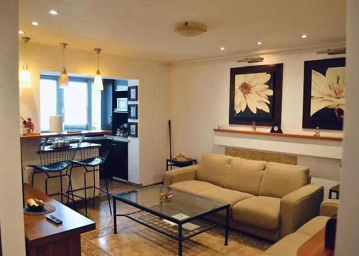 Nairo Aparthotel